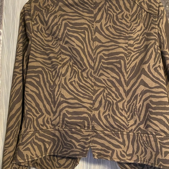 NWOT Leopard Print Jean Jacket - Picture 2 of 2